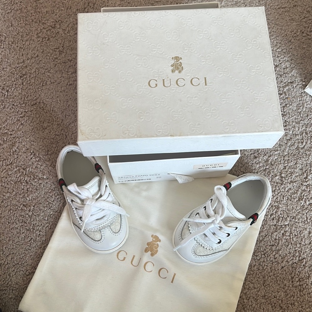 Gucci baby shoes with bag and box